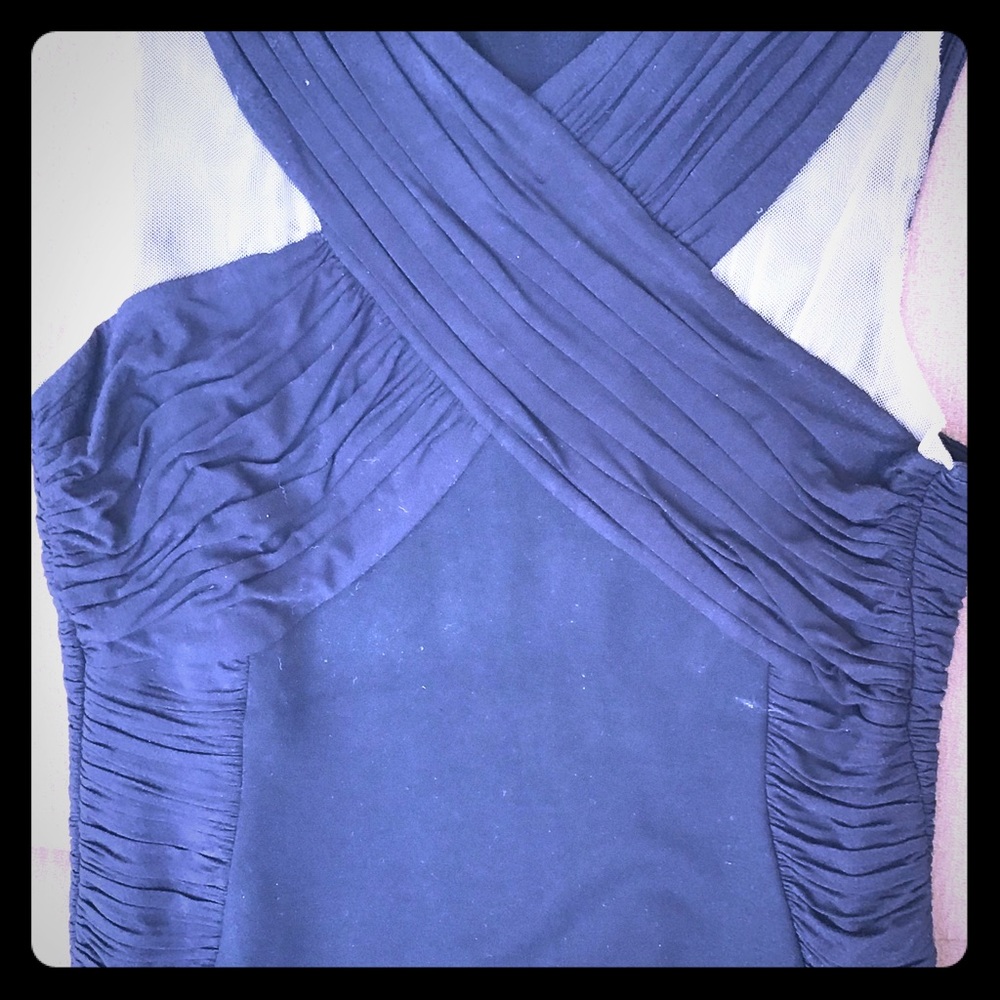 Beautiful black tank top, synching on the side!